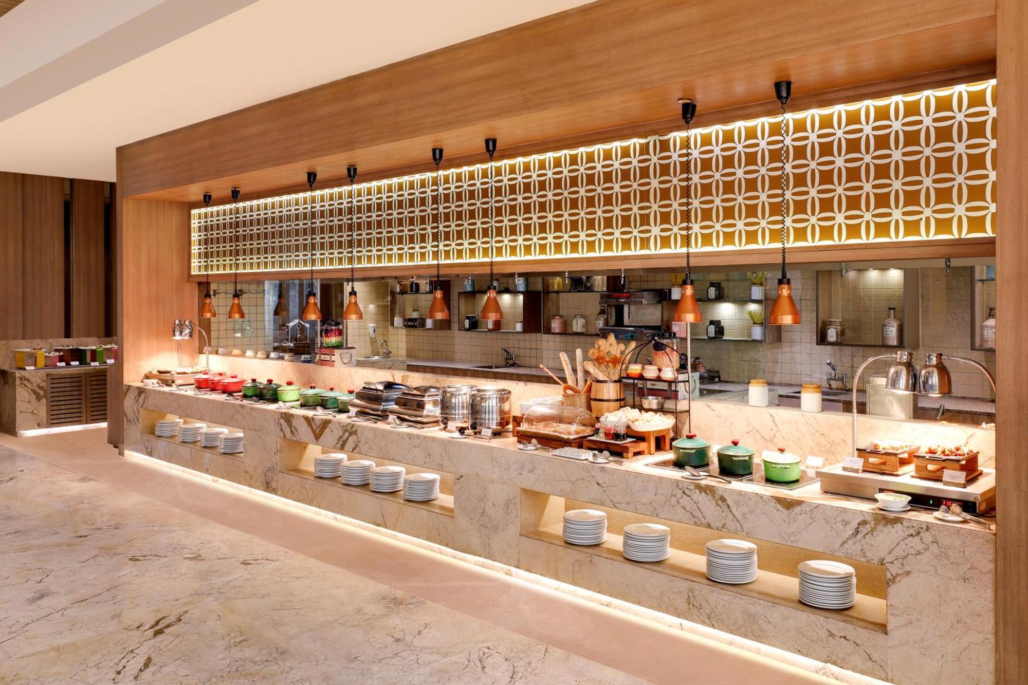 Sandal Suites By Lemon Tree Hotels Noida Esterno foto