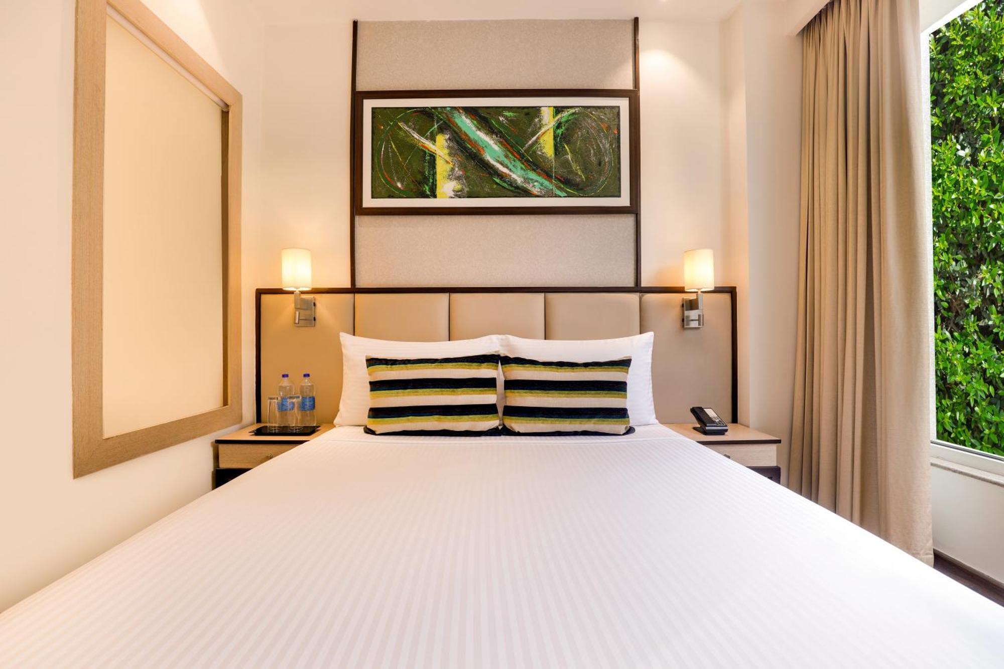Sandal Suites By Lemon Tree Hotels Noida Esterno foto