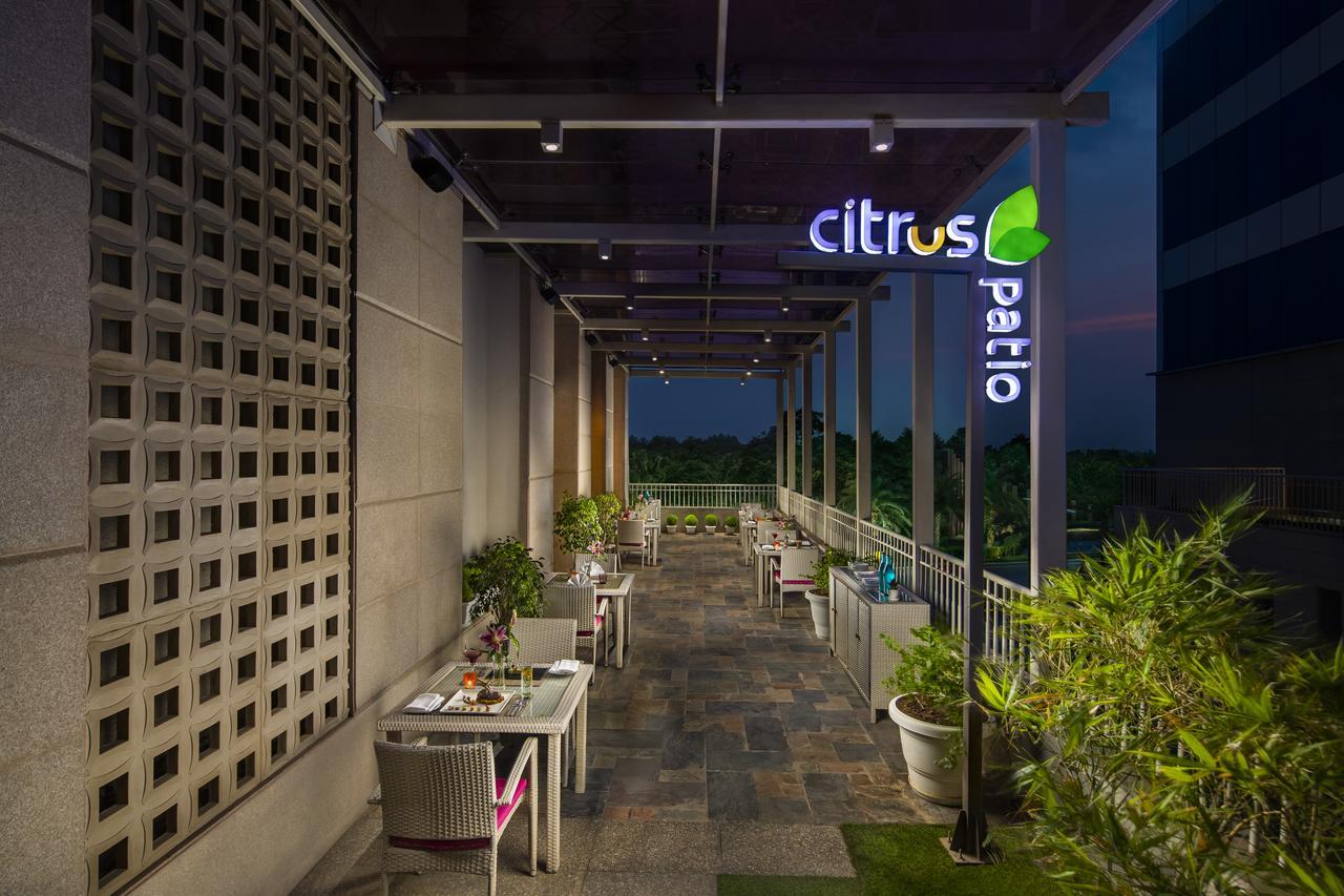 Sandal Suites By Lemon Tree Hotels Noida Esterno foto