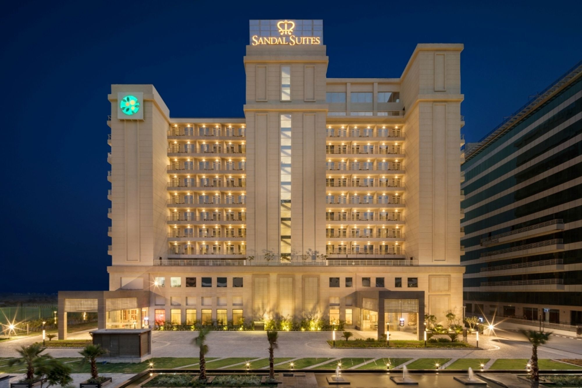 Sandal Suites By Lemon Tree Hotels Noida Esterno foto
